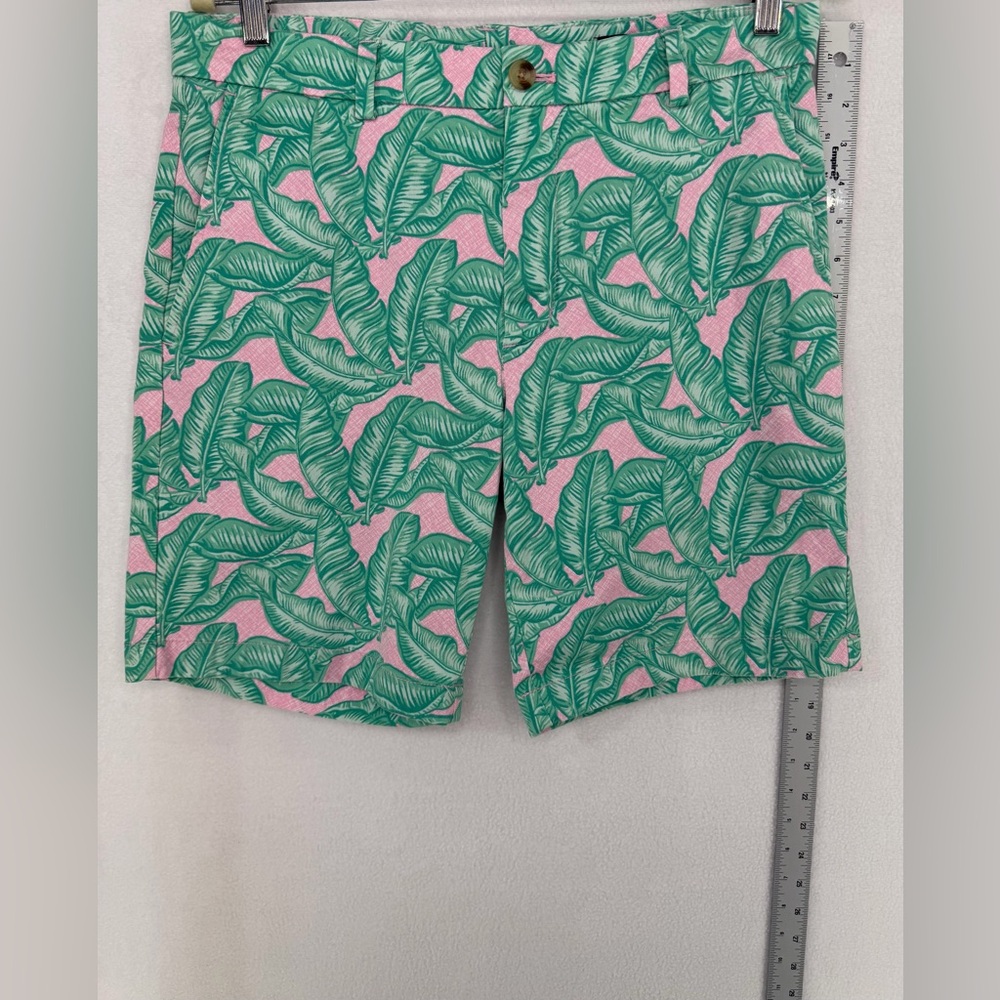 Vineyard Vines Green Leaf Patterned Shorts 9”